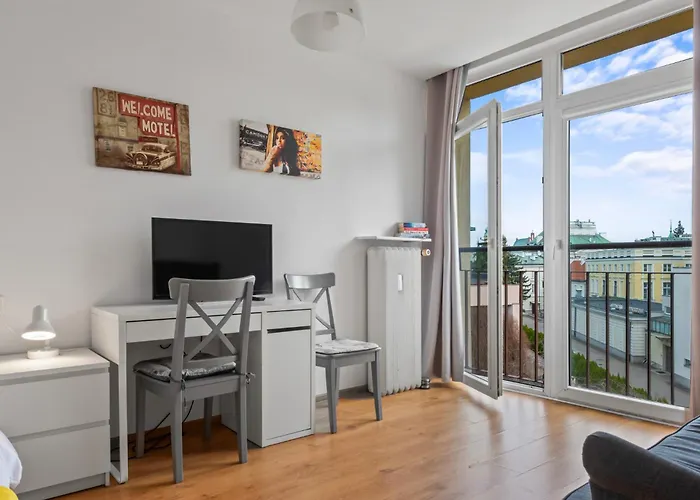 Quiet 3-Bedroom Flat. Old Town.