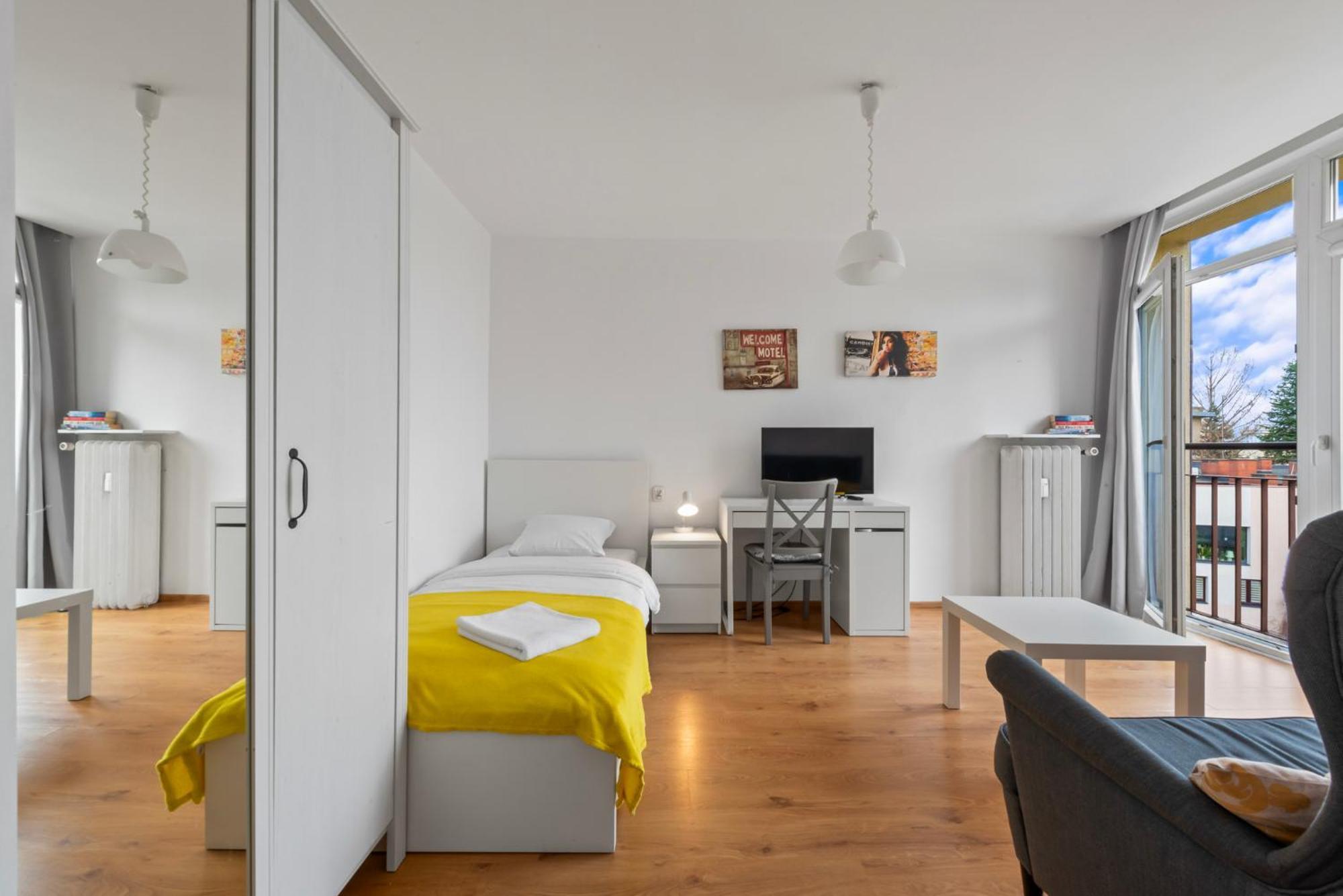 Quiet 3-bedroom Flat. Old Town. Apartament
