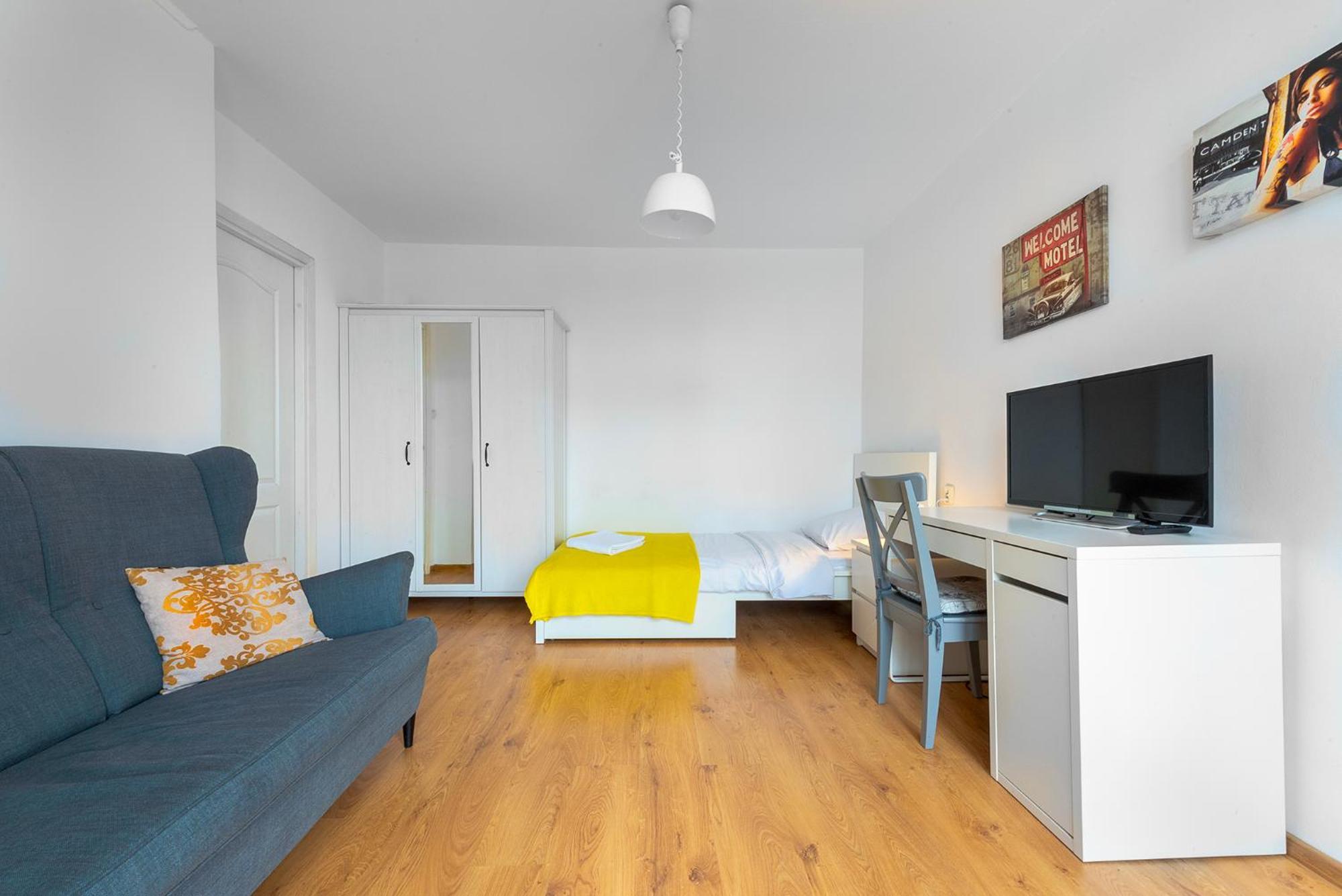Quiet 3-bedroom Flat. Old Town.