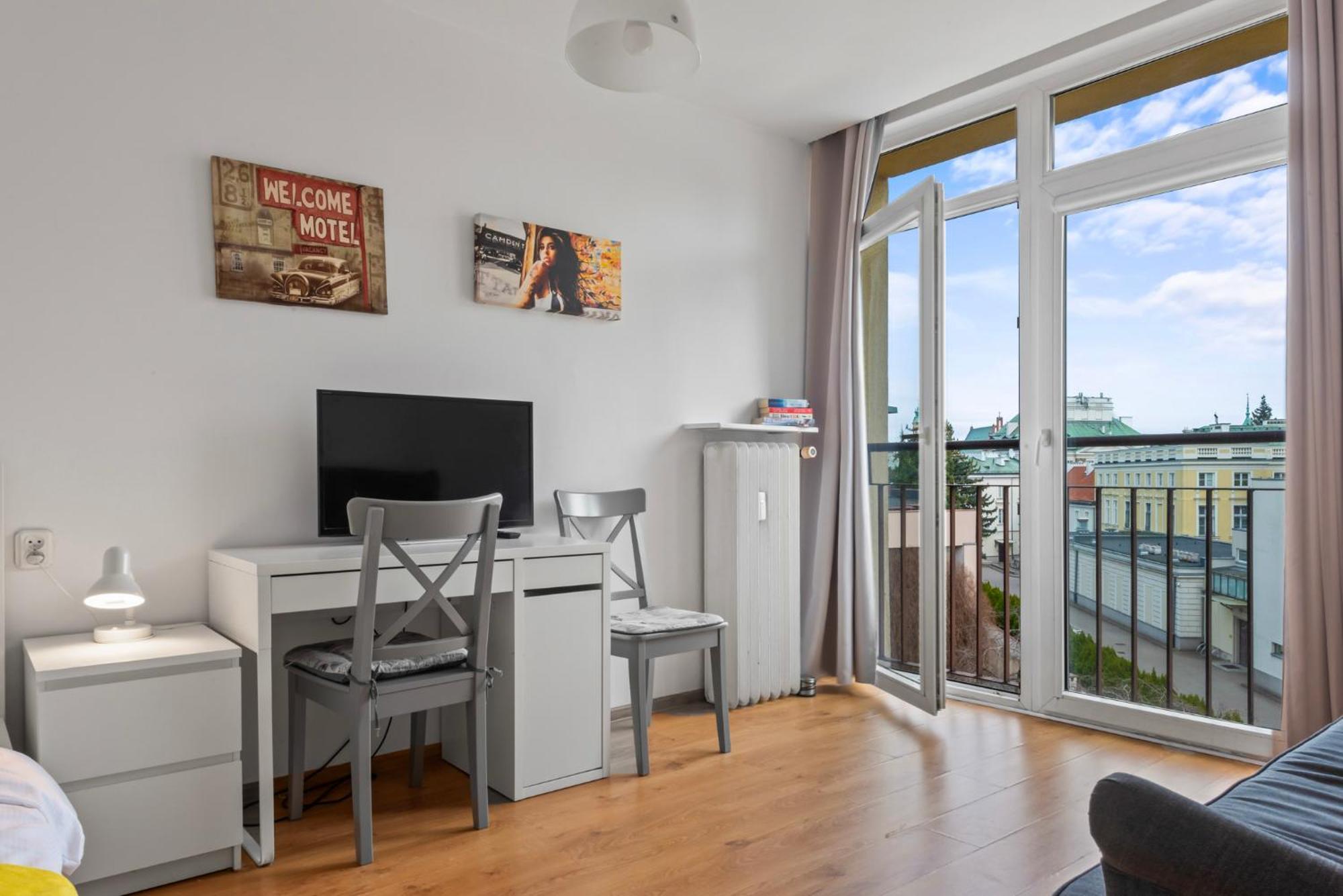 Quiet 3-bedroom Flat. Old Town. * Warszawa