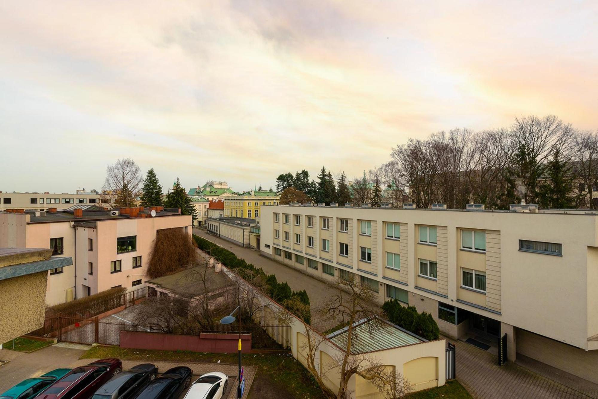 Quiet 3-bedroom Flat. Old Town. *