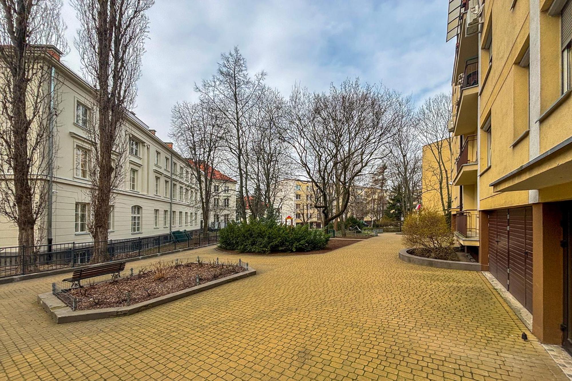 Quiet 3-bedroom Flat. Old Town. Apartament